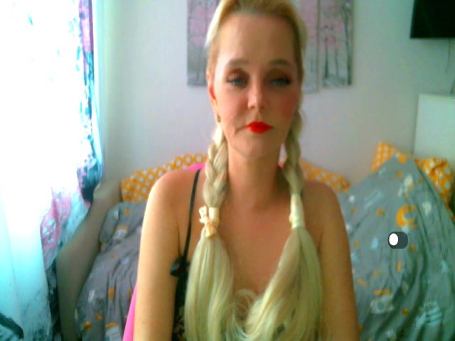 Live sex webcam photo for ChristiRoses #268978460