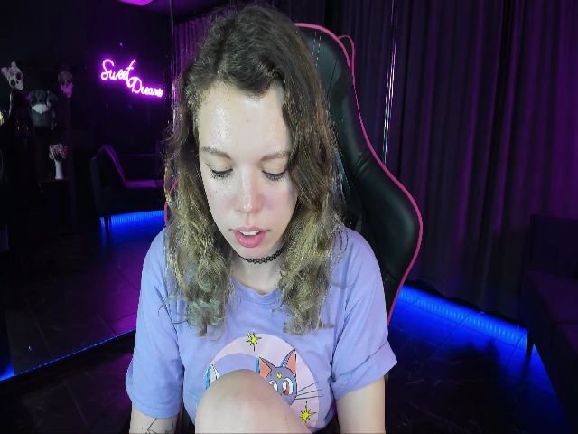 Live sex webcam photo for ClancyOsborne #268985763