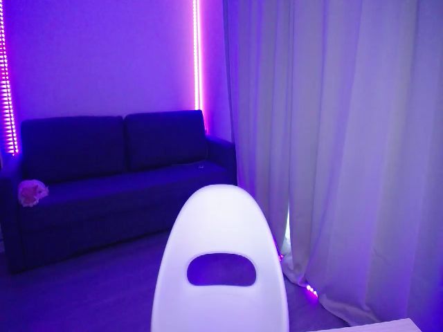 Live sex webcam photo for WowLisa #268977469