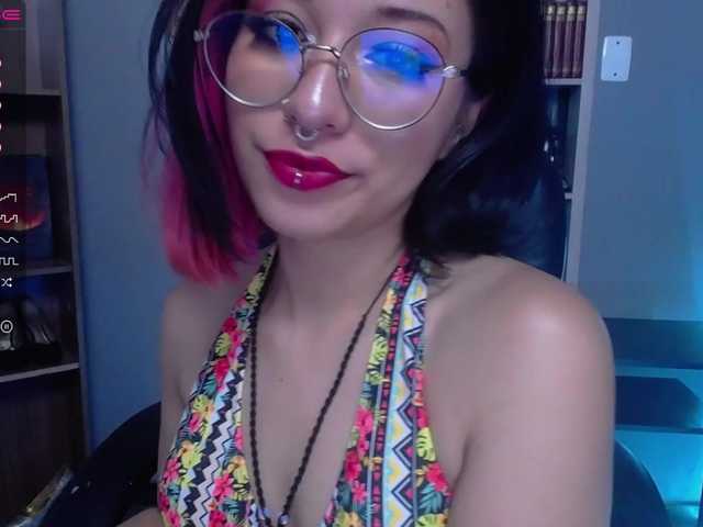 Live sex webcam photo for Leidy-Moons #268967876