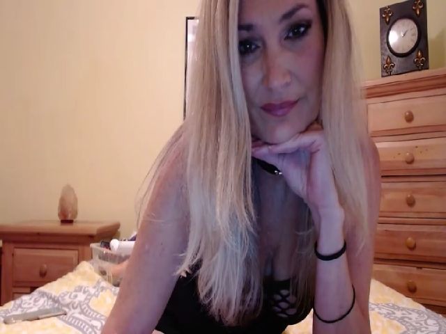 Live sex webcam photo for Jenna_Love #268978906