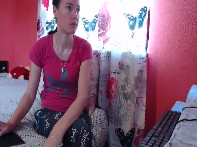 Live sex webcam photo for HOT_JULLYXXX #268978646