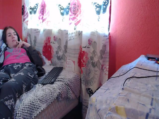 Live sex webcam photo for HOT_JULLYXXX #268979521