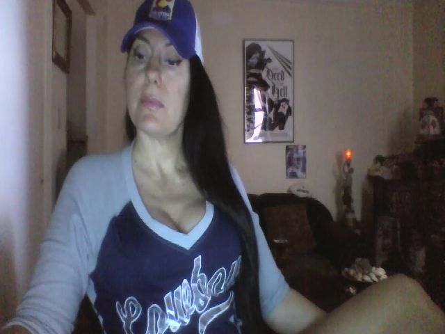 Live sex webcam photo for ExoticMixx #268984077