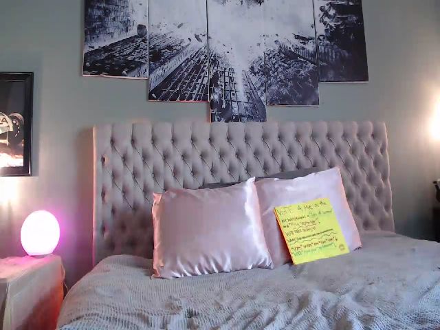 Live sex webcam photo for Anasummersxo #268985944