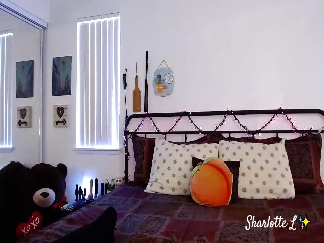 Live sex webcam photo for SharlotteL #268983482