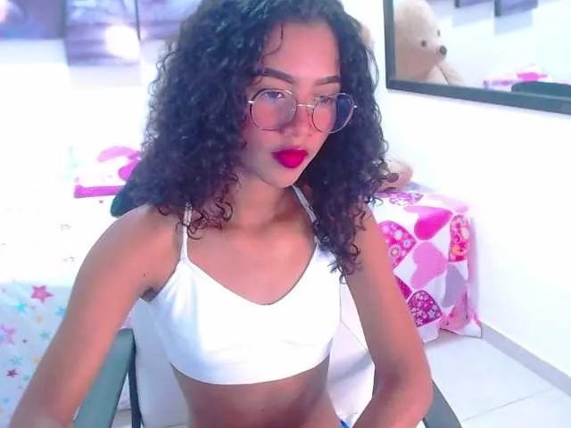 Live sex webcam photo for Anniemiss #268982842