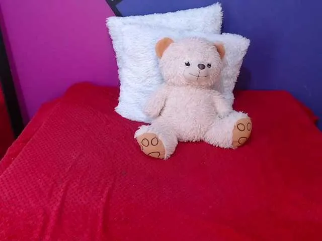 Live sex webcam photo for scottie26 #268982927