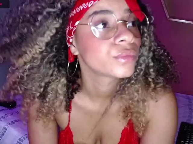 Live sex webcam photo for VioletCheery #268983064