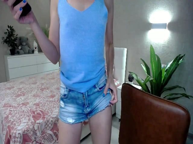 Live sex webcam photo for WillaWalsh #268980427