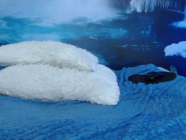 Live sex webcam photo for moonn-26 #268983204