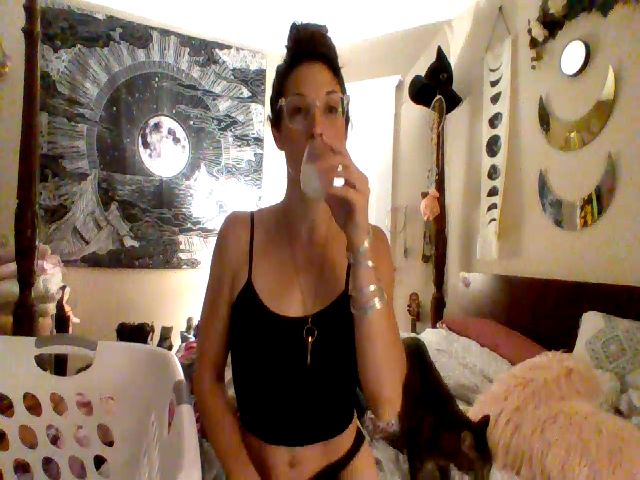 Live sex webcam photo for RumiBastet #268969726