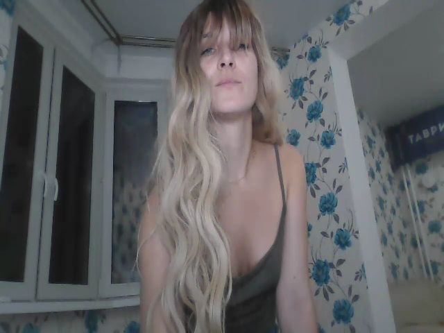 Live sex webcam photo for LisaSoBlondy #268968519