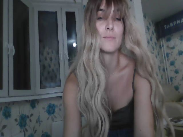 Live sex webcam photo for LisaSoBlondy #268968817