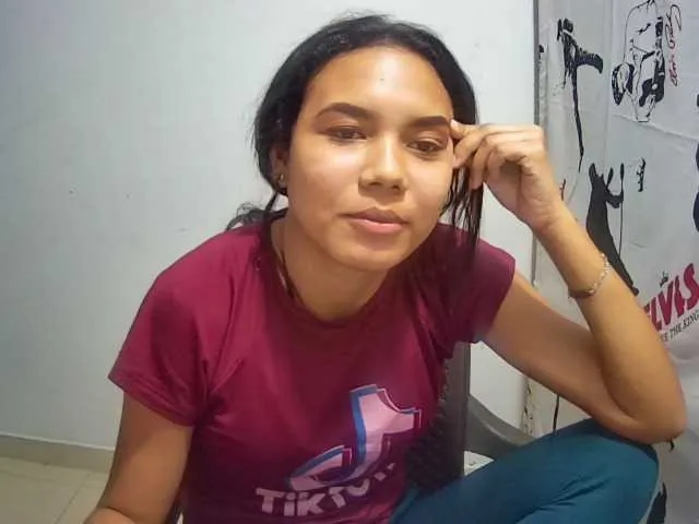 Live sex webcam photo for mayyesweett #268967817