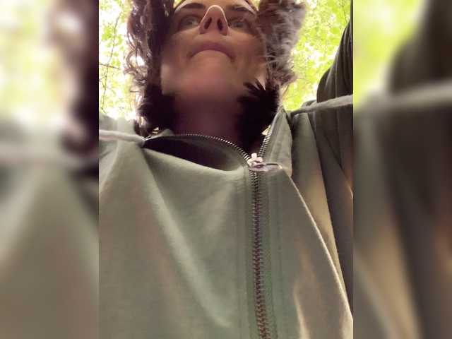 Live sex webcam photo for HannaMils #268981546