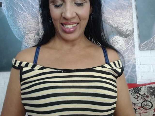 Live sex webcam photo for JulietaMilf #268994381