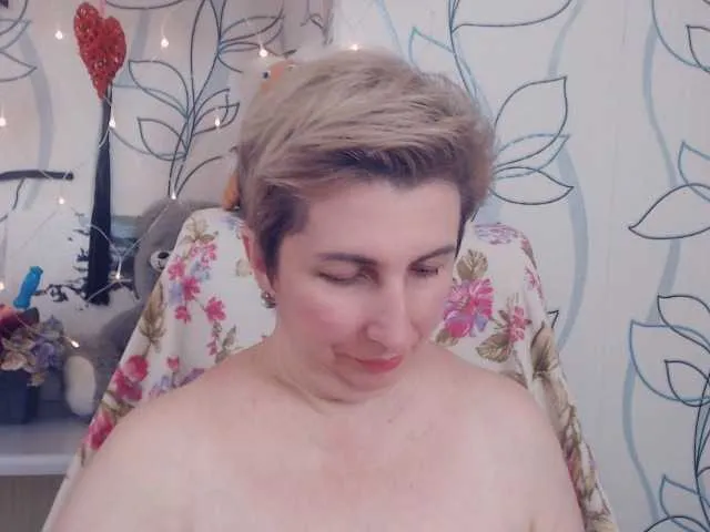 Live sex webcam photo for DepravedMadam #268998597