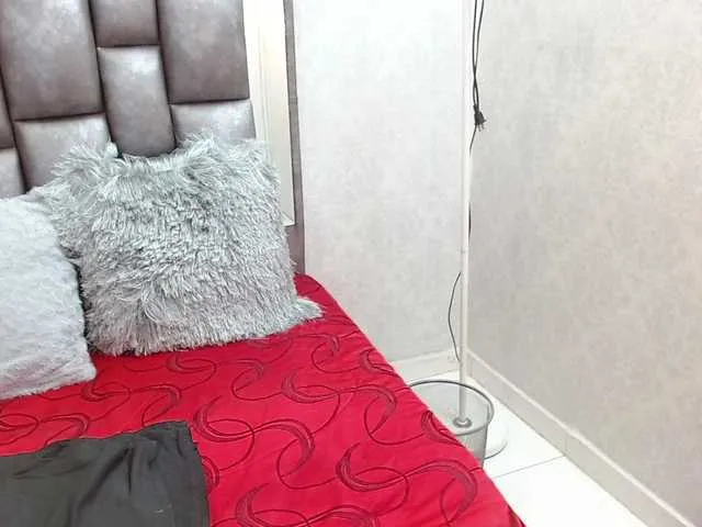 Live sex webcam photo for AndreinaGomez #269003848