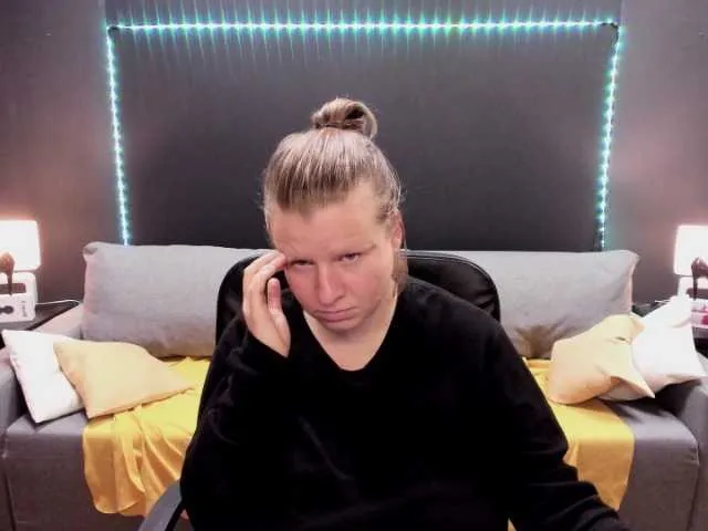 Live sex webcam photo for CoconutLegs #269004486