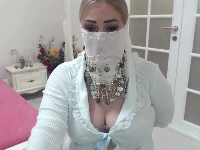 Live sex webcam photo for mirage40 #269003424