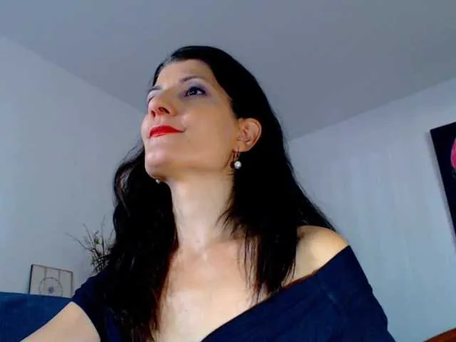 Live sex webcam photo for SexyAylin4u #268998472