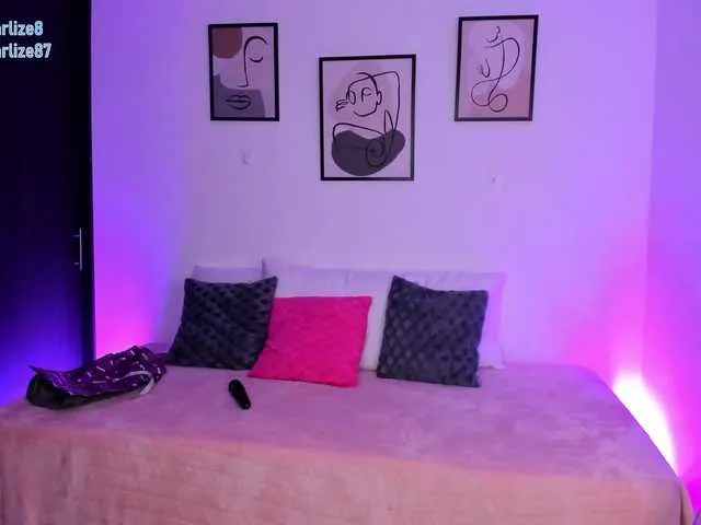 Live sex webcam photo for charlizexxx #268987710