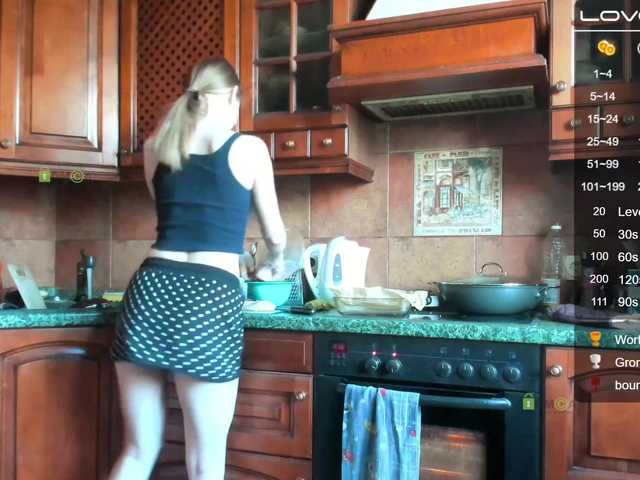 Live sex webcam photo for -LeeLoo- #268998150