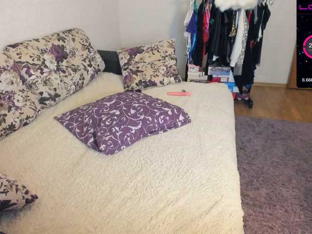 Live sex webcam photo for -Queen-Maria- #268993320