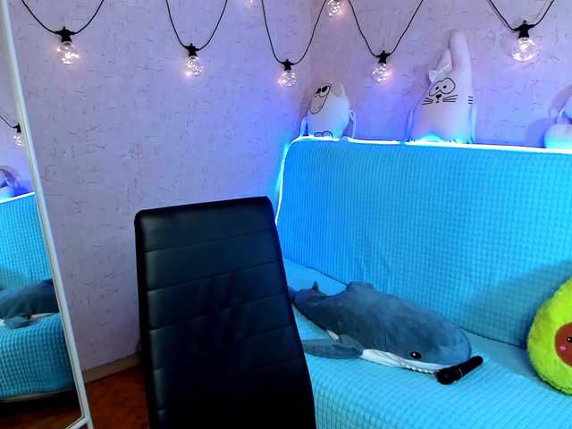 Live sex webcam photo for KiraLiLime #287990104