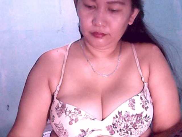 Live sex webcam photo for wildmom4u #268988646