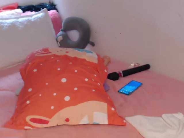 Live sex webcam photo for SamanthaHot24 #268988573