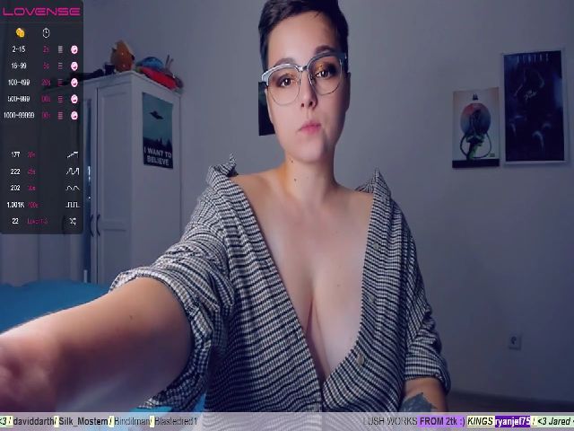 Live sex webcam photo for EllenRipley18 #268996662