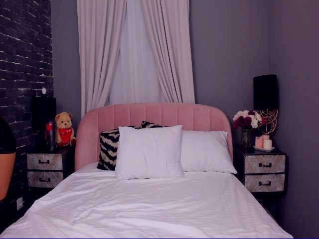 Live sex webcam photo for TheBaeWatch #268996291