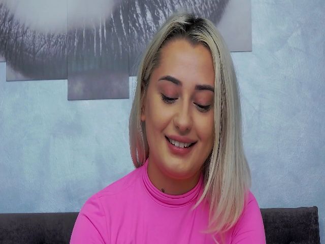 Live sex webcam photo for AnissaMaze #268992045