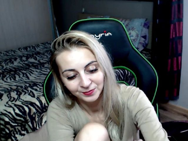 Live sex webcam photo for MirabelaSweet #268997789
