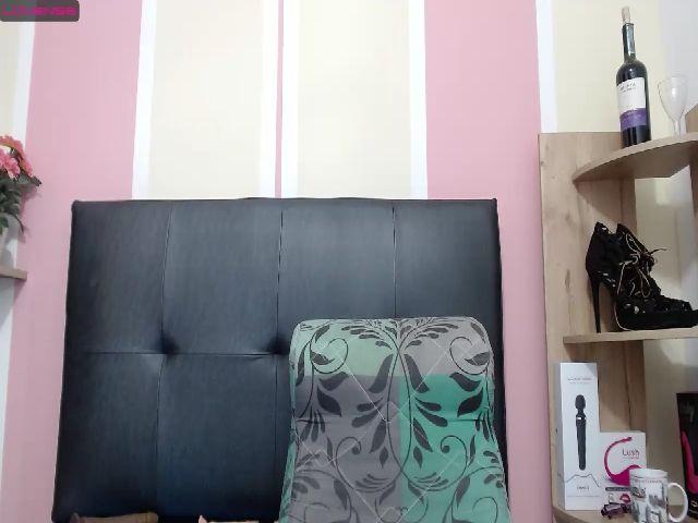 Live sex webcam photo for X_elena_xx #268996261