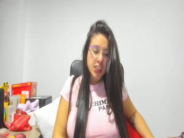 Live sex webcam photo for Wondertitsxxx #268995641