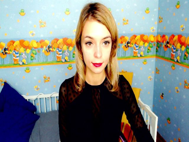 Live sex webcam photo for ELLIEFLOYD #269001844