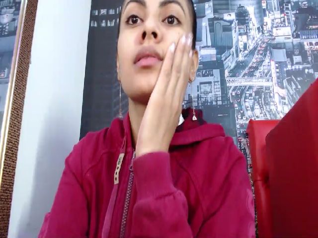 Live sex webcam photo for Haily_scot #268997657