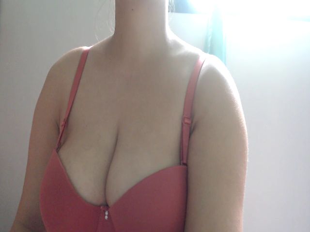 Live sex webcam photo for HotpukiLuver #268991645