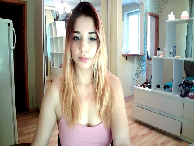 Live sex webcam photo for Lexy_hott #268997031