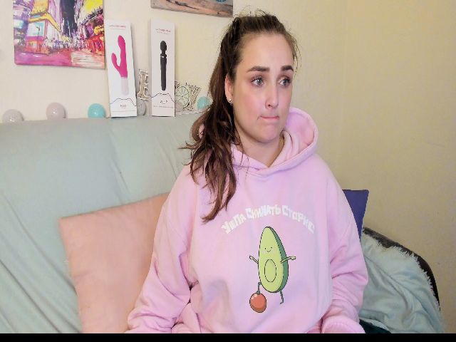 Live sex webcam photo for RubyWalsher #269002759