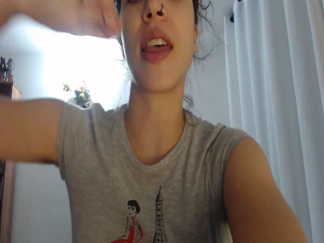 Live sex webcam photo for Nina_Doux #268991784