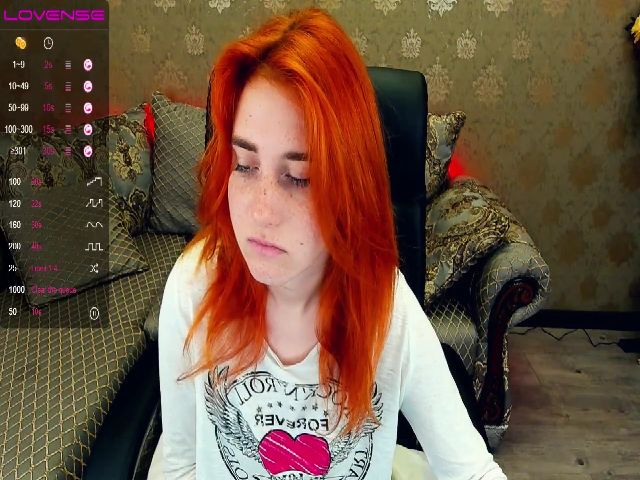Live sex webcam photo for EmiilyFox #268999576