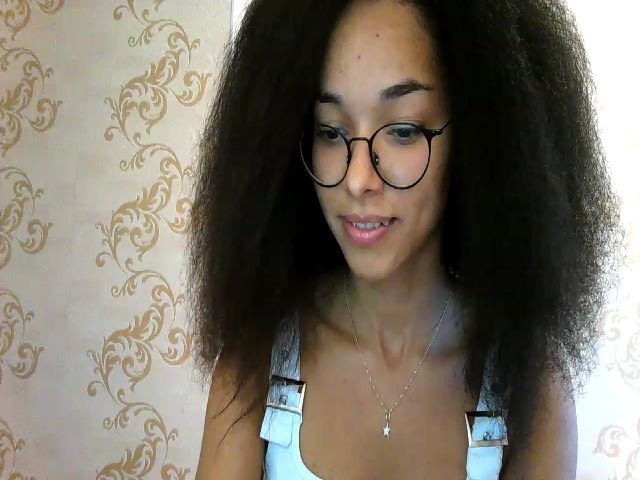 Live sex webcam photo for Carmel_Dee #269001472