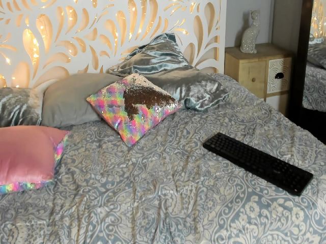 Live sex webcam photo for Cat_apple #268990125