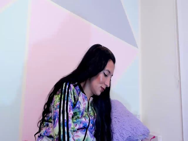 Live sex webcam photo for Violetatoo #268999261