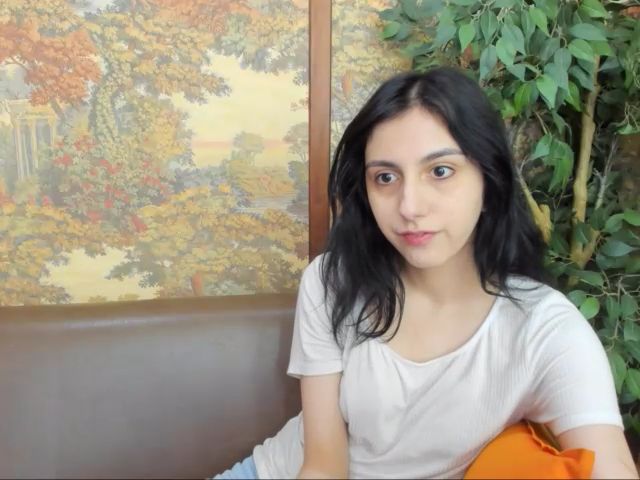 Live sex webcam photo for SarahBanks #269005963