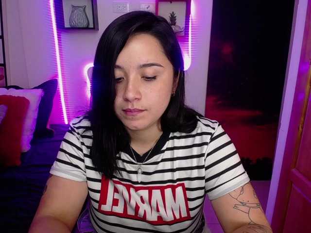 Live sex webcam photo for valeriesaenz1 #268994547